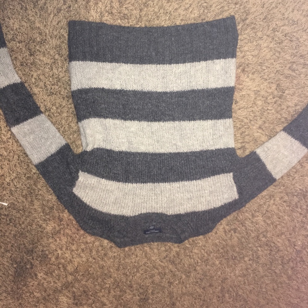 American eagle sweater
